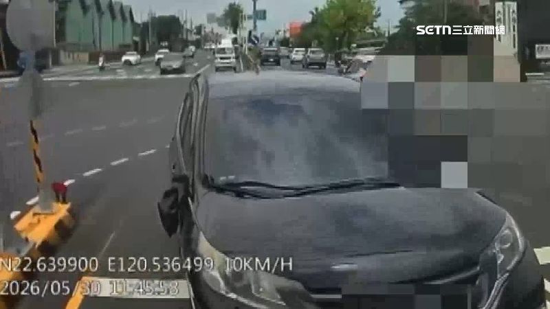 屏東街頭有汽車逆向撞貨車,警方檢測駕駛後發現是毒駕