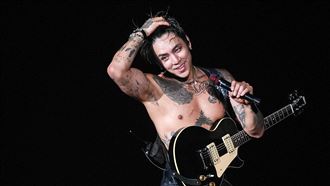 DPR IAN高雄唱到全濕　脫衣裸身大秀胸肌