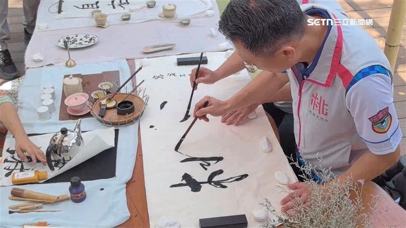 活動不只有纏花傳統工藝，包括歌手演唱、親子互動節目等，讓民眾體驗各種豐富特色