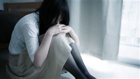 32歲女獨旅遭5男囚禁　餵藥輪暴3天丟路邊