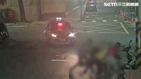 鄭、郭2人前往羅斯福路六段巷內尋仇，卻遭陸姓父子檔反殺。（圖／翻攝畫面）