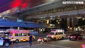 八旬老婦從台北車站旁天橋墜落身亡。（圖／翻攝畫面）