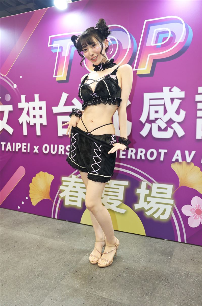 「超兇補教女師」紫堂留衣。(圖/攝影龐文宏提供)
