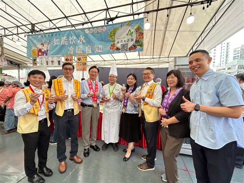 台灣國際蔬食美食節登場,新加坡佛光山義賣活動揭開序幕。(圖/駐新加坡代表處提供)