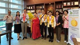 台灣國際蔬食美食節登場，新加坡佛光山義賣揭序幕。（圖／駐新加坡代表處提供）