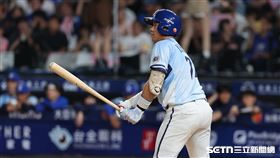 中職37年例行賽，富邦悍將捕手張育豪職業生涯初先發。（圖／記者劉彥池攝影）