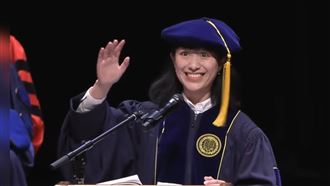 台大正妹代表柏克萊工學院致詞　感動全網