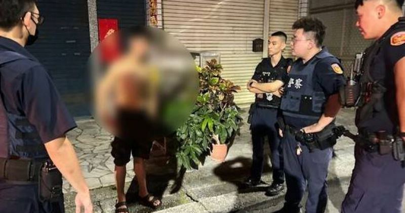 遺產分配談不攏,岡山男暴怒,深夜狂砸奶粉罐,遭鄰居報警通報家暴。(圖/翻攝畫面)