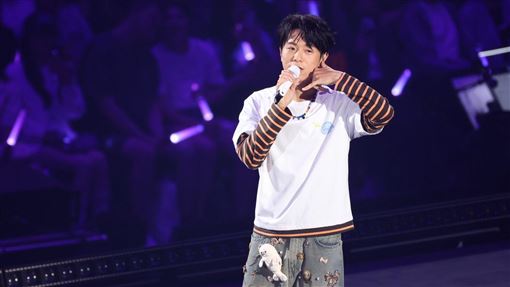 韋禮安開唱混血男神也來了　驚喜現身螢幕