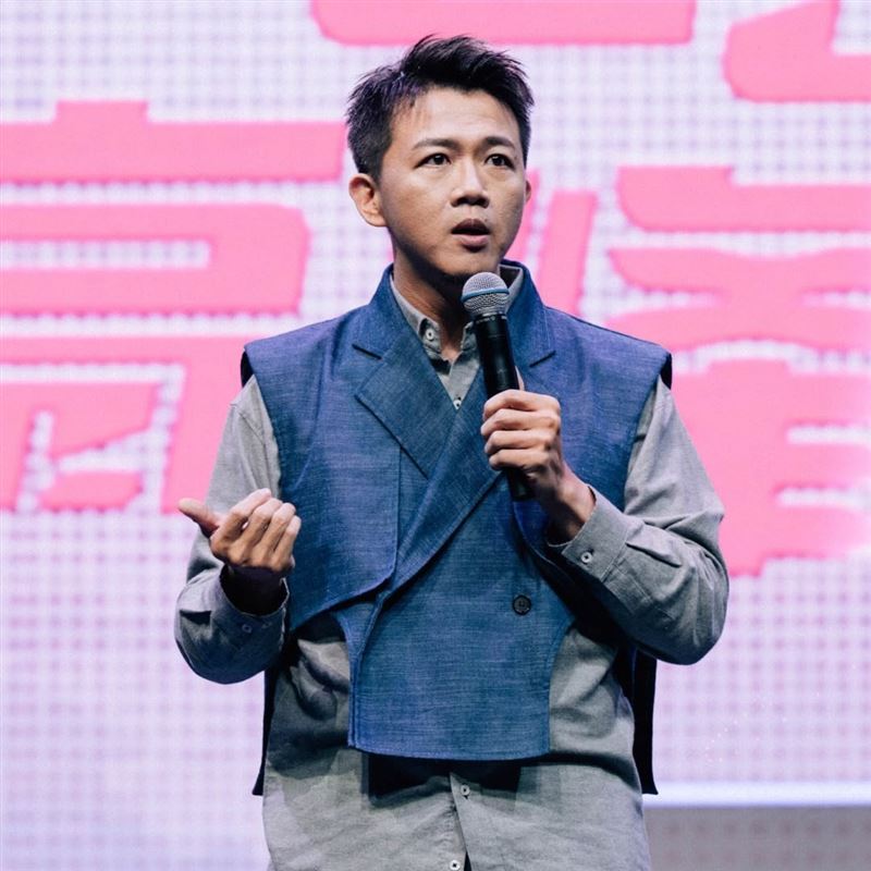 黃逸豪怒嗆郭男是臭俗仔。（圖／翻攝自IG @fanterry）