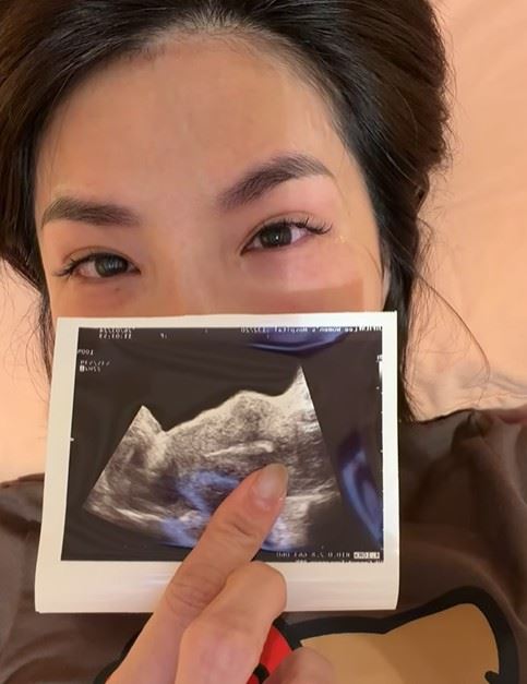 湘瑩透露自己並未出現孕吐或嗜睡等不適症狀,反而精神良好、食慾旺盛,整體身心狀態都相當穩定,也讓她更加珍惜這段得來不易的孕期。(圖/翻攝自湘瑩IG)