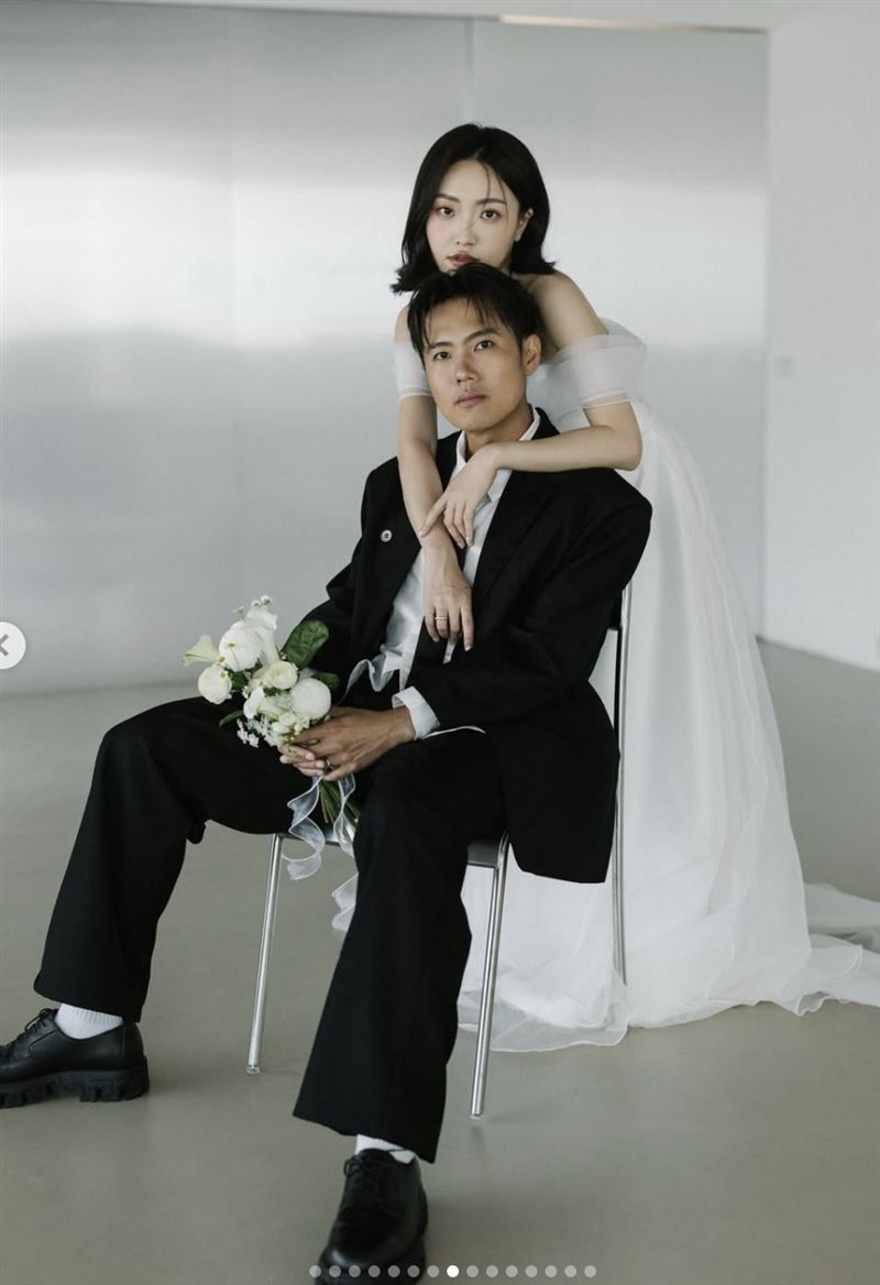 玖壹壹洋蔥曬出婚紗照,吸引超過9萬人按讚送上祝福。(圖/翻攝自洋蔥IG)