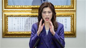 鄭麗文主持國民黨中常會（2）中國國民黨主席鄭麗文（圖） 27日在中央黨部主持中常會，說明訪美主軸，聚焦台海和平常態化。中央社記者裴禛攝 115年5月27日