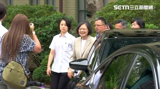 蔡英文早睡原因曝!北一女畢典「送祝福」