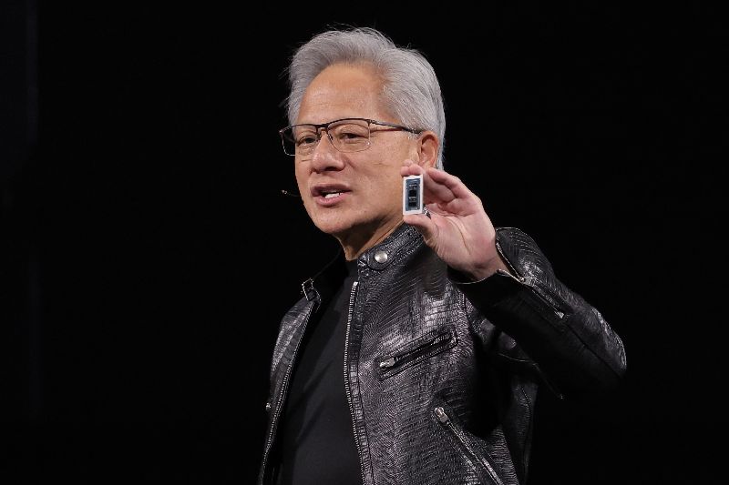 人工智慧(AI)晶片大廠輝達(NVIDIA)執行長黃仁勳1日舉行GTC Taipei大會主題演講,發表採用台積電3奈米製程、與聯發科合作開發的N1X晶片,將用於RTX Spark系列筆記型電腦。他形容N1X晶片為「世界上最令人驚嘆的晶片」