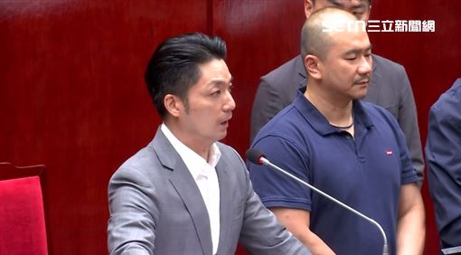 照稿念錯還自信微笑！她：大腦沒跟上答案