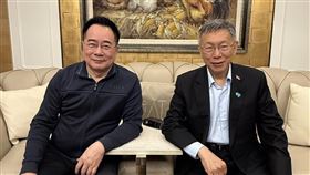 柯文哲探監蔡正元！被安慰身體好忍不住吐槽：我自己也被關過（圖／翻攝自柯文哲臉書）