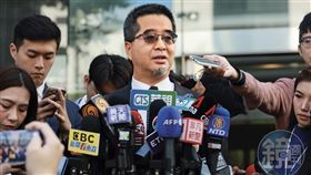 2023年11月藍白談合作前夕，蕭旭岑被爆出赴北京參加論壇，時機點敏感他親上火線說明。