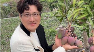 疑讓兒在店家隨地小便　台語歌王妻遭影射