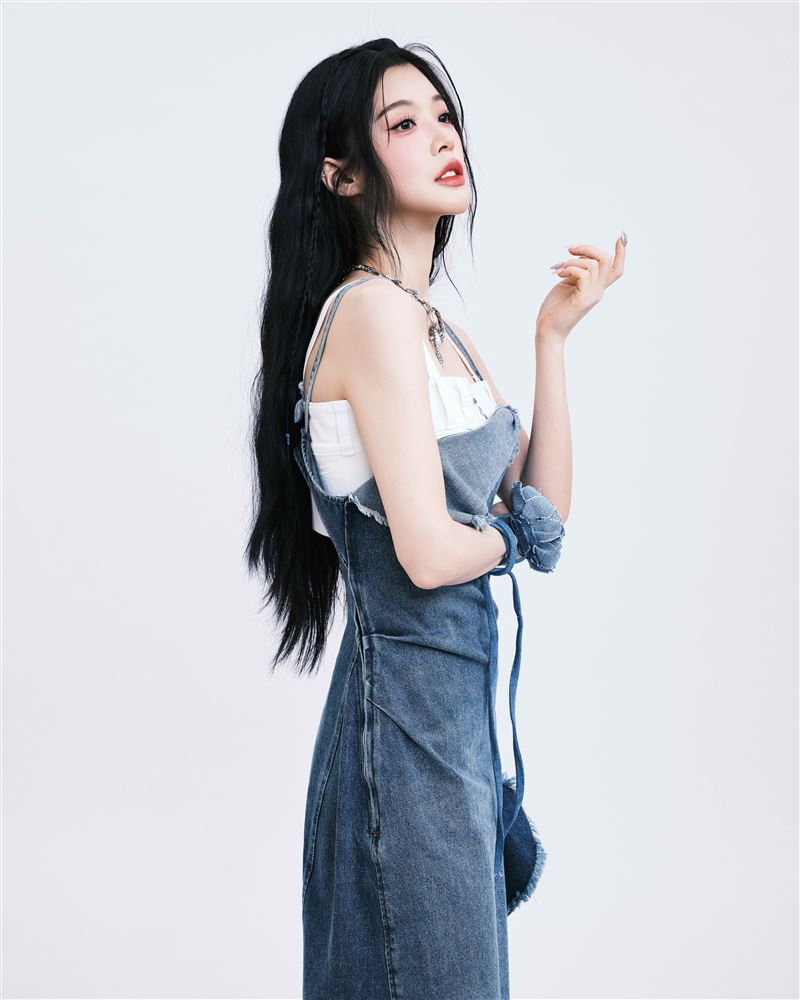 李瑩珠擁有歌手、YouTuber與霧眉店老闆三重身分。（圖／LEXX原質娛樂提供）