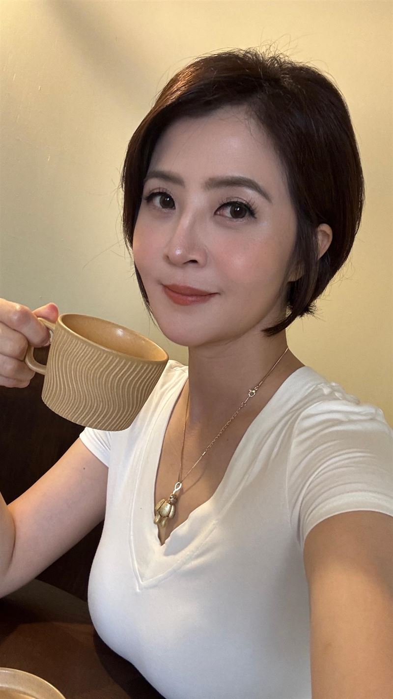 李亮瑾爆同意張峰奇二度出家。(圖/翻攝自李亮瑾臉書)