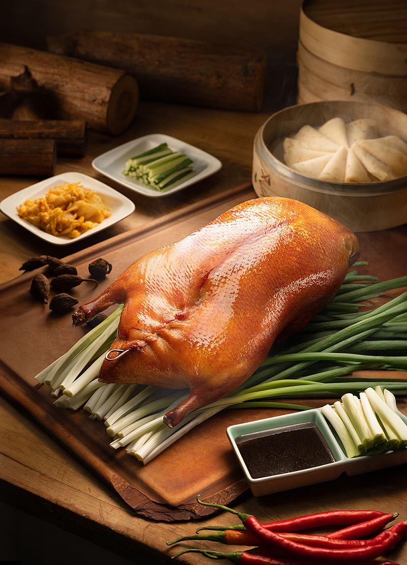 高雄福華飯店江南春招牌烤鴨點用再贈八寶芋泥甜品。(圖/飯店旅宿業者提供)