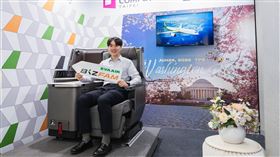 長榮航空位於南港展覽一館4樓的Premium Lounge，現場結合趣味遊戲與波音787夢幻客機「皇璽桂冠艙」座椅體驗。（圖／長榮航空提供） 