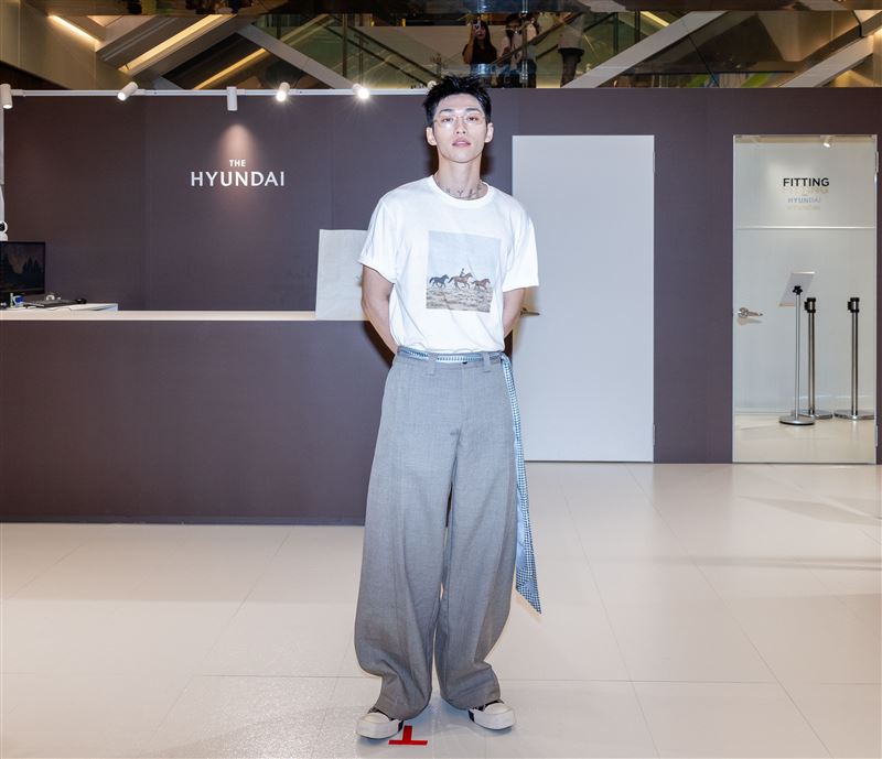 蔡承祐退伍後首度公開露面，也分享當兵期間蛻變。（圖／THE HYUNDAI 現代百貨提供）