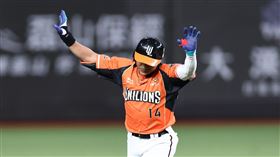 統一獅外野手邱智呈炸裂3分砲。（圖／統一獅提供）