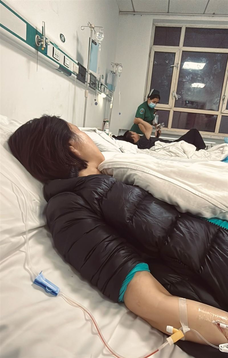 利菁就醫。(圖/翻攝自利菁 Regine臉書)