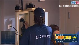 盧孟揚連丟3保送、王建民怒甩電話門。（圖／翻攝CPBL TV）