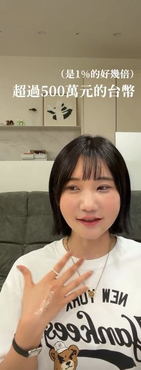 愛莉莎莎鑽研瑜伽。(圖／翻攝自臉書）