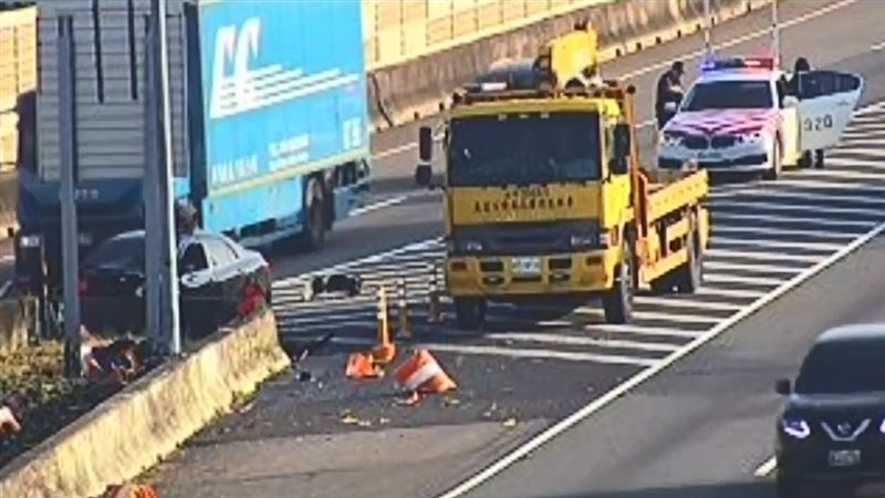 新/上國道「自撞護欄」駕駛ohca命危搶救