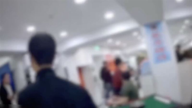 今（2026）年3月再度上門查緝，發現業者仍偷偷開張聚賭。（圖／翻攝畫面）