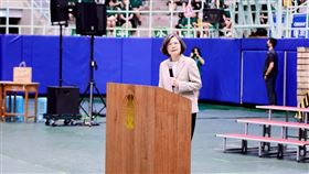 前總統蔡英文1日現身北一女中畢業典禮。（圖／翻攝自蔡英文臉書）