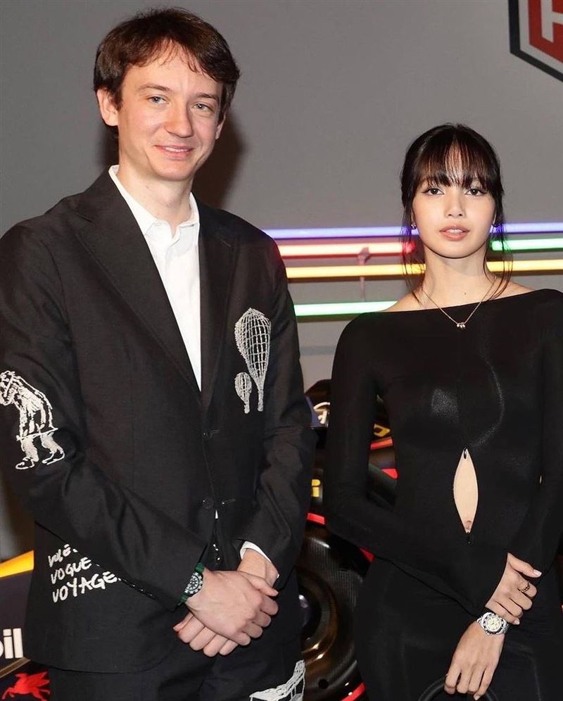 BLACKPINK成員Lisa與LVMH集團三公子Fr&eacute;d&eacute;ric Arnault互動減少了很多。（圖／翻攝自X平台）