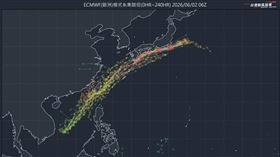 粉專貼出歐洲數值模式06-02 06Z系集圖說明，目前南海季風低壓正逐漸發展中。（圖／翻攝自「台灣颱風論壇｜天氣特急」臉書）