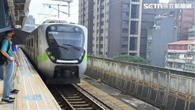 台鐵,火車,乘客,.車站（圖／記者李育道攝影）