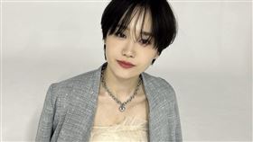 日本25歲女星尾碕真花宣布離開合作14年的經紀公司Oscar Promotion（奧斯卡傳播）。（圖／翻攝自X平台 @12osaki_ichika）