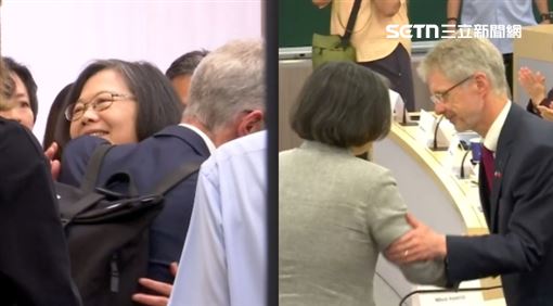 蔡英文和韋德齊同框了！坐隔壁「互動曝」