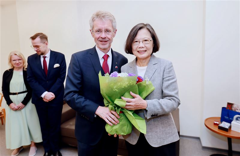 蔡英文和韋德齊一起出席論壇，互動曝光（圖／蔡英文辦公室提供）