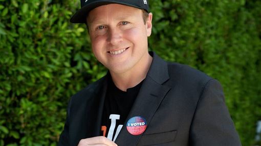 真人秀男星參選洛杉磯　開票直逼現任市長