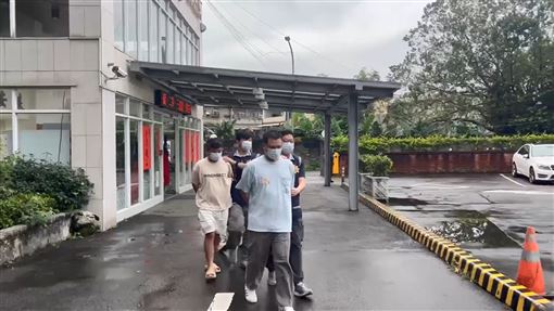 褻瀆關公團滅！觀腎帝君應召站移送畫面曝