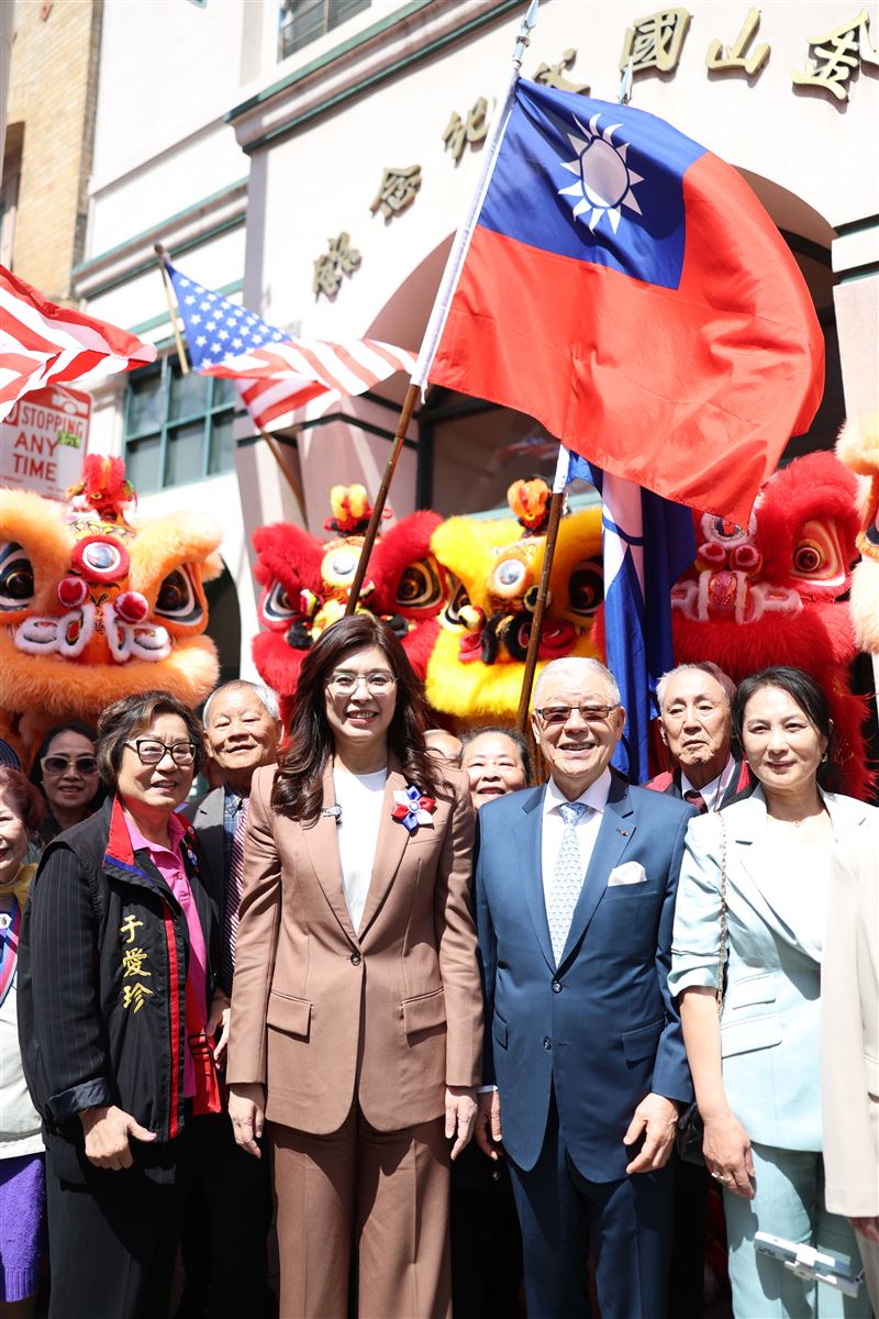 國民黨主席鄭麗文訪美拜訪舊金山華埠僑社（圖／國民黨提供）