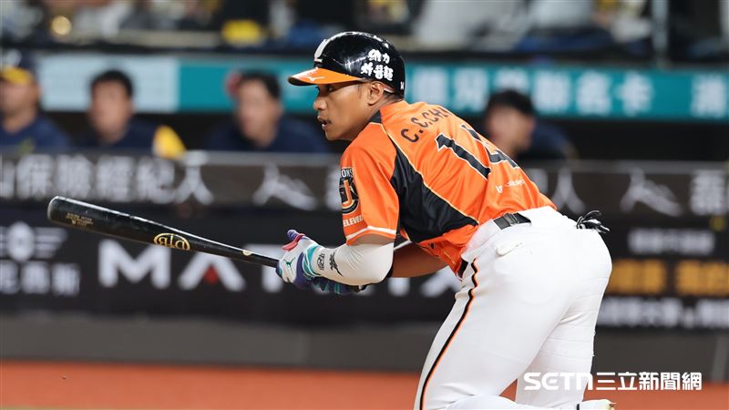 中職37年例行賽,統一獅右外野手邱智呈。(圖/記者劉彥池攝影)