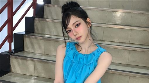 Karina又踩政治地雷　選前曬藍衣美照挨轟