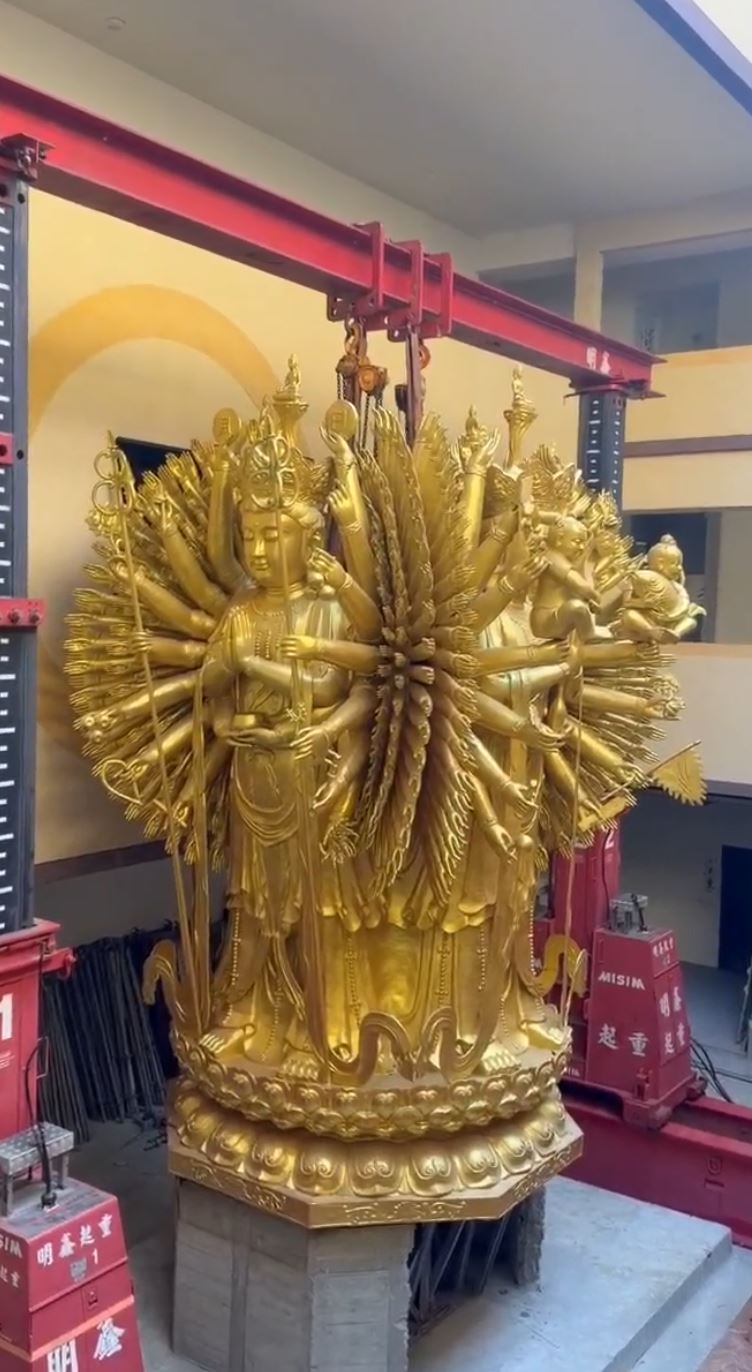 吊車大王髮夾彎決定不去股東會，和「神明托夢」有關。（圖／胡漢龑提供）