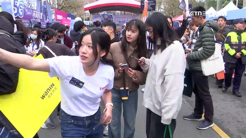 調降學貸利息1%，還款展延增加1年，減輕學子負擔