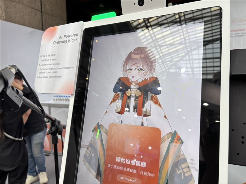AI餐廳導覽員「宮祈緣」除了擔任AI餐廳導覽員之外，同時也是經營社群媒體的虛擬網紅。（圖／記者曾宜婕攝影）