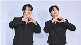 韓團SUPER JUNIOR-D&E成員東海、銀赫許願再來到台北大巨蛋開唱。（圖／記者鄭孟晃攝影）